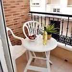 Beach Apartment Torrevieja Hébergement de vacances *