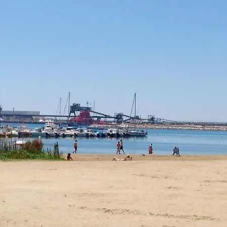 Beach Apartment Torrevieja Hébergement de vacances *